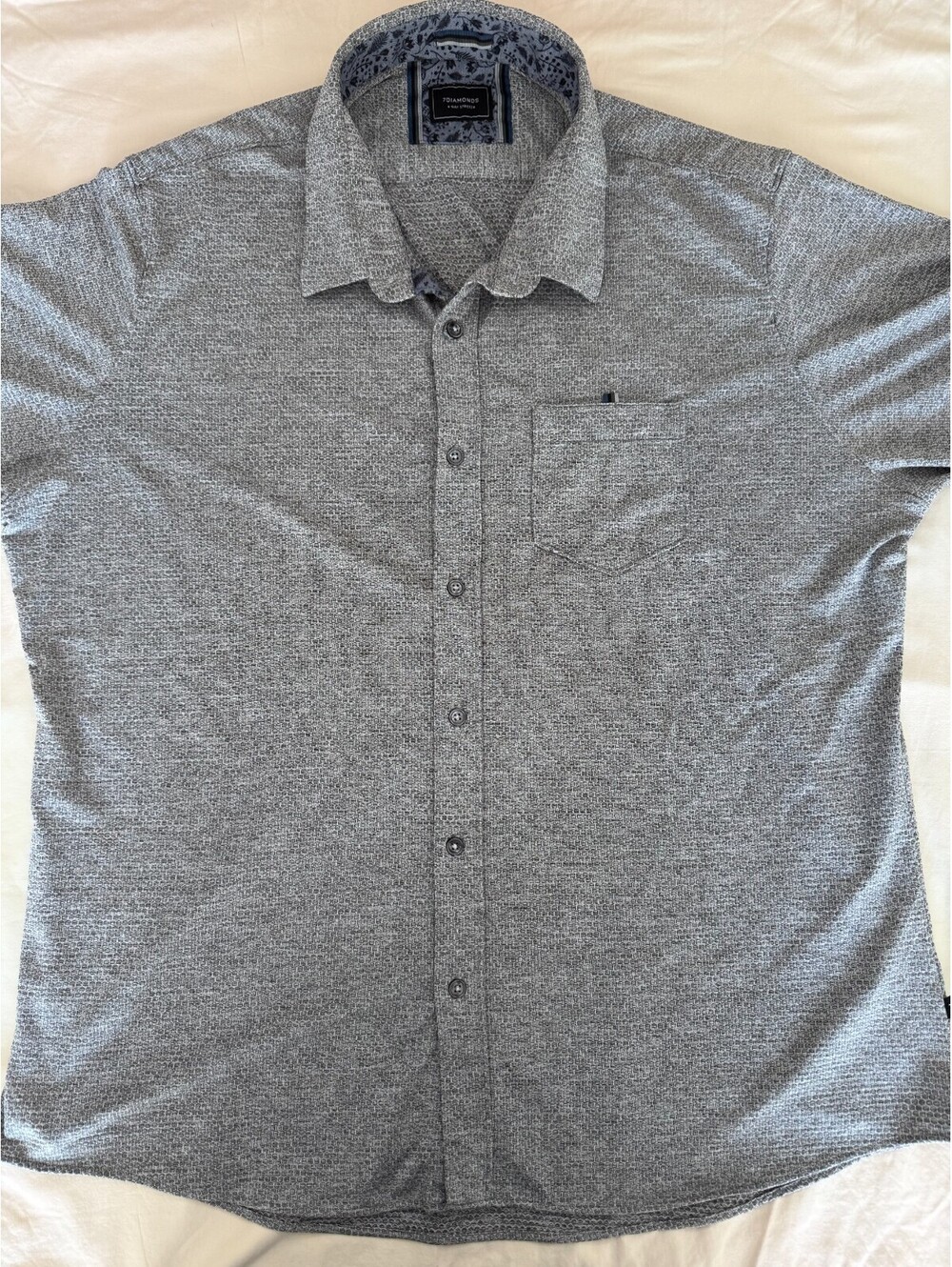 7 Diamonds Men's Short Sleeve Shirt XL Gray Geometric Pattern 4-Way Stretch